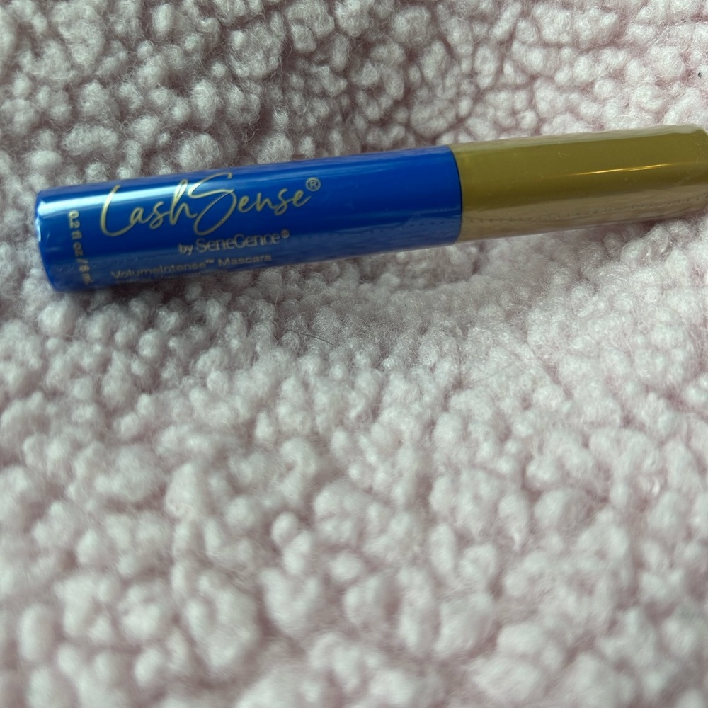 LashSense Blue Mascara with Gold Cap